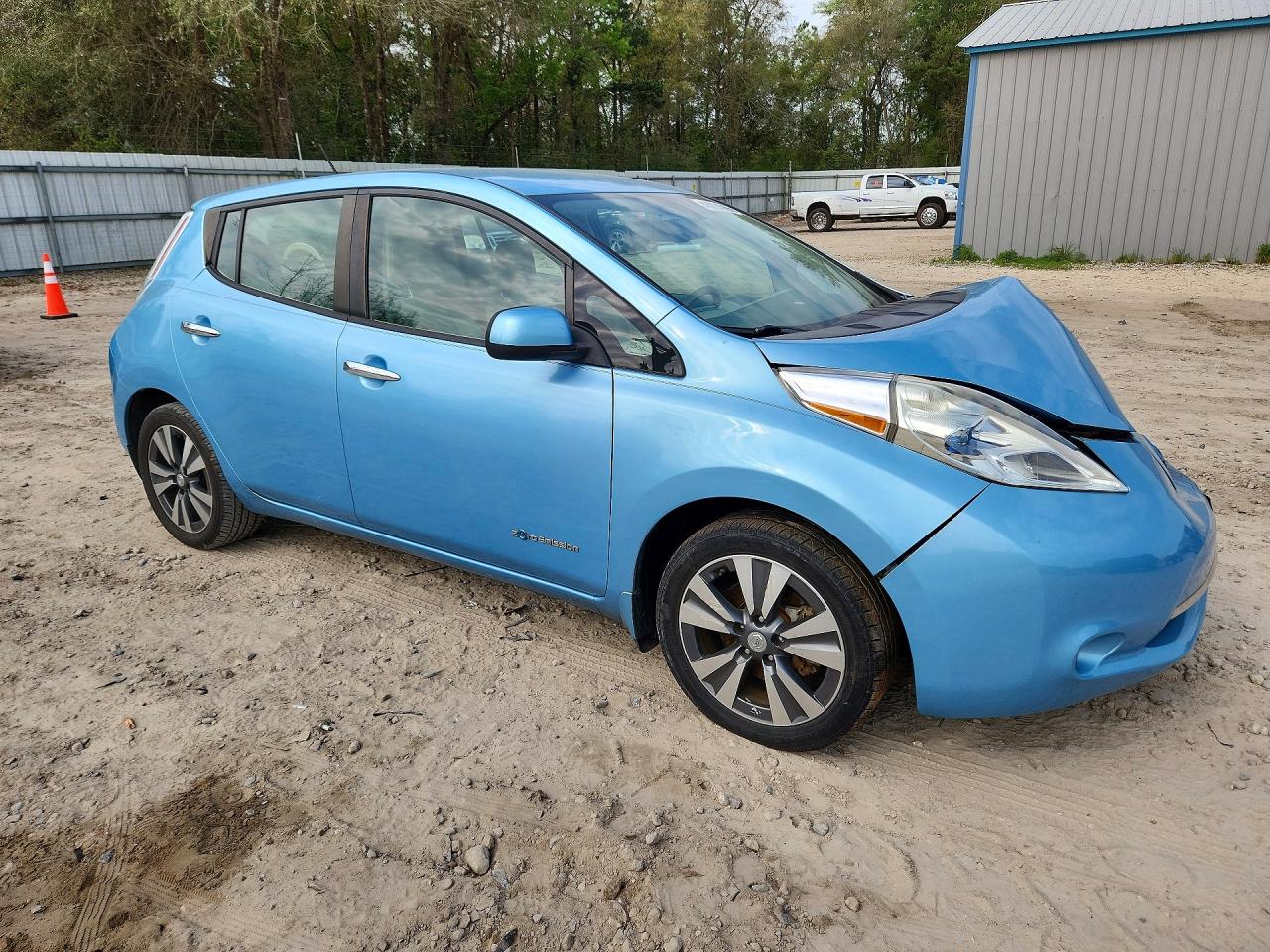 2015 NISSAN LEAF SV