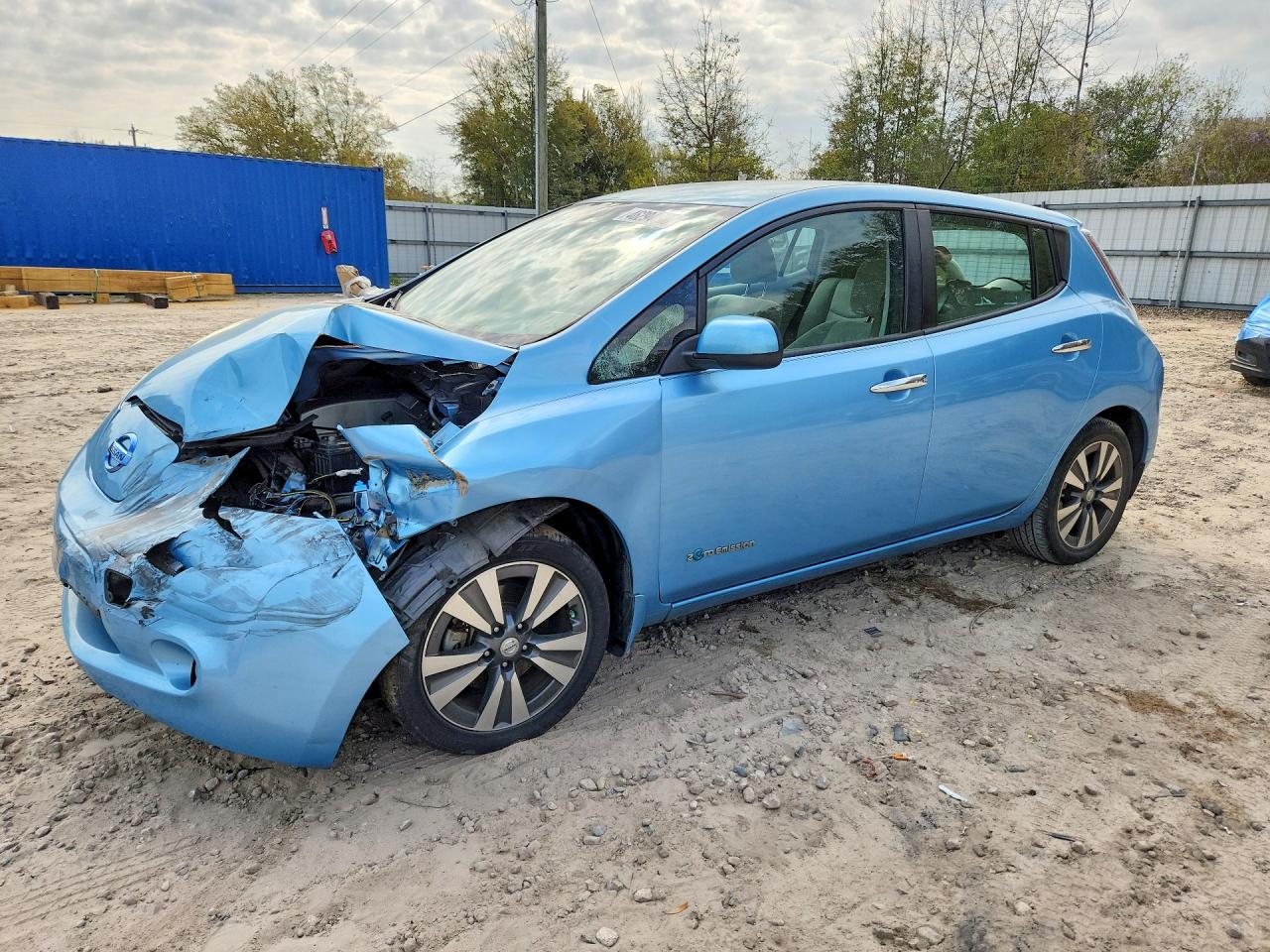 2015 NISSAN LEAF SV