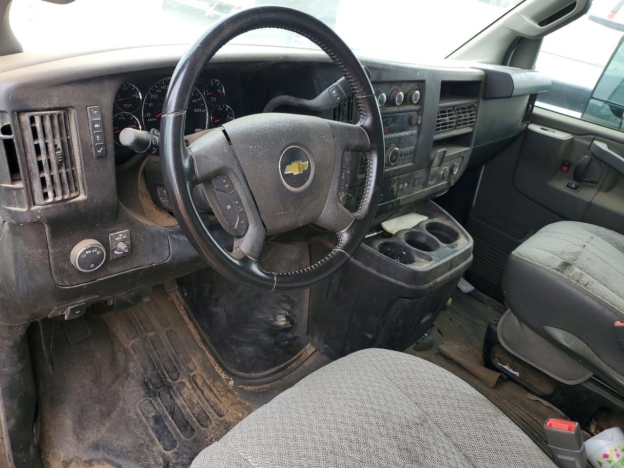 CHEVROLET EXPRESS G3500 2022 — 9