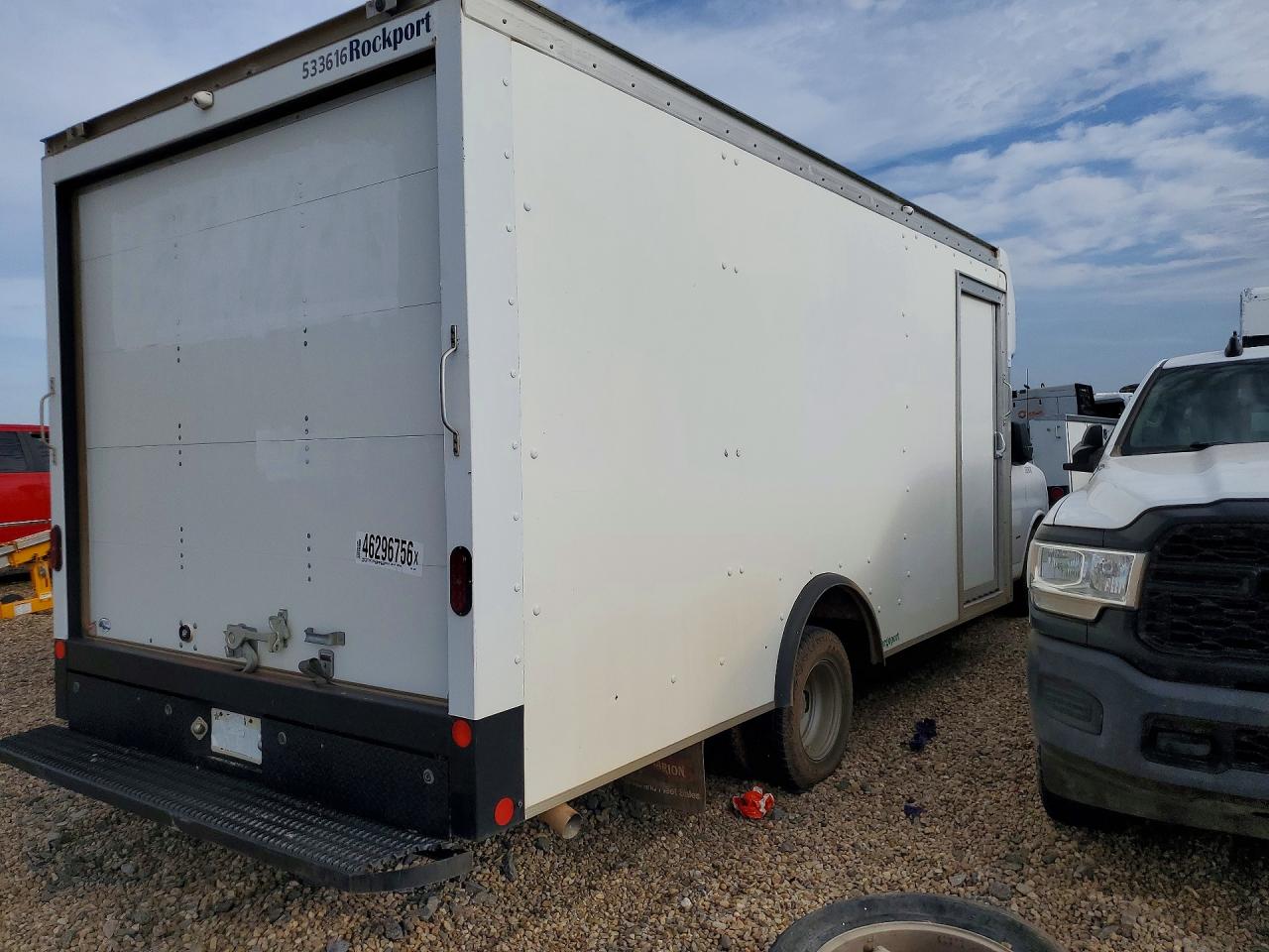 CHEVROLET EXPRESS G3500 2022 — 4