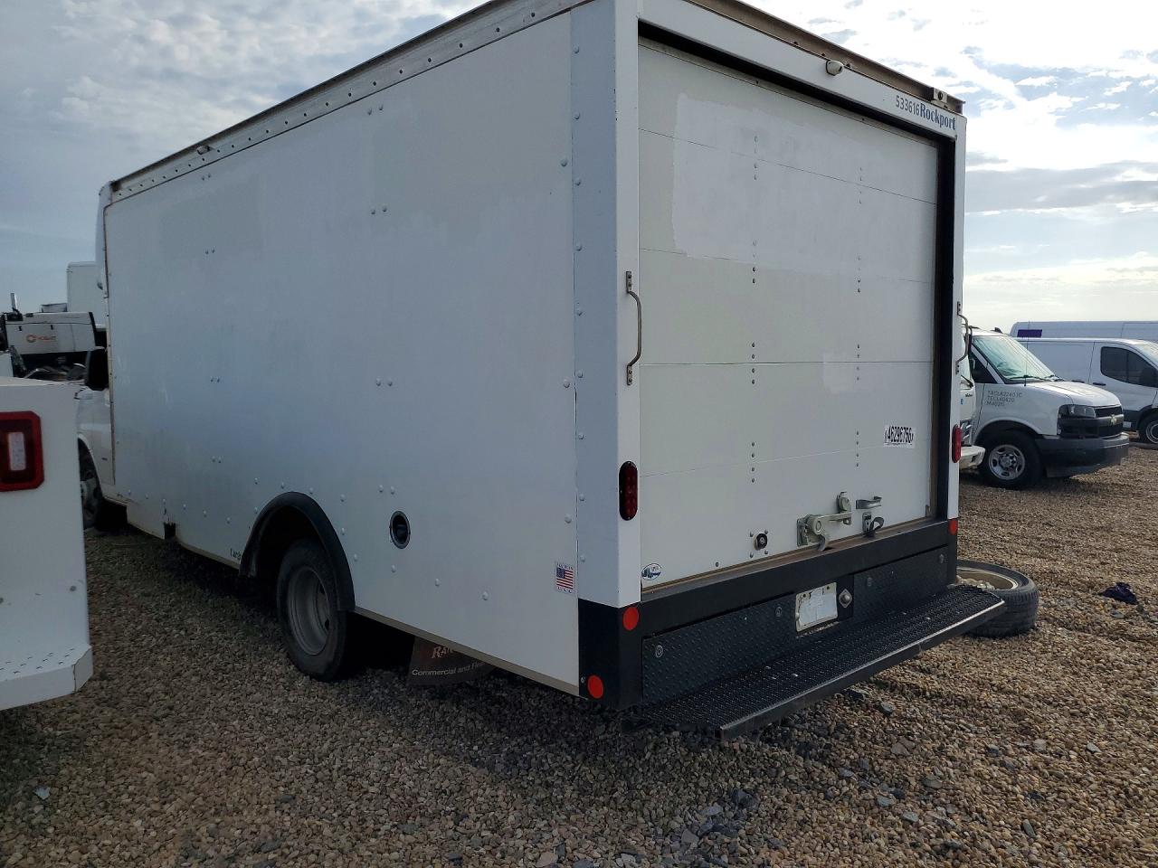 CHEVROLET EXPRESS G3500 2022 — 3