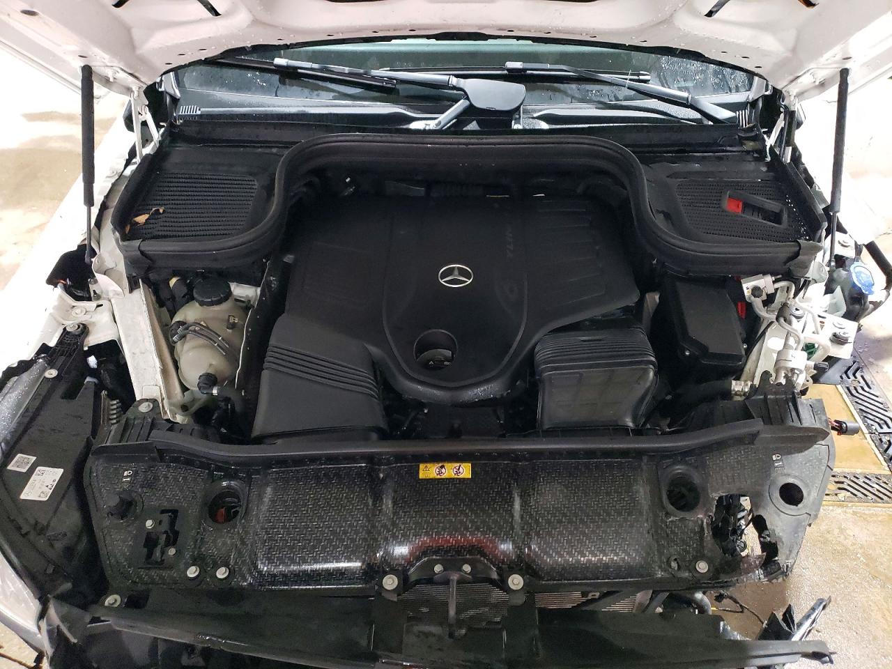 MERCEDES-BENZ GLS 2023 — 13