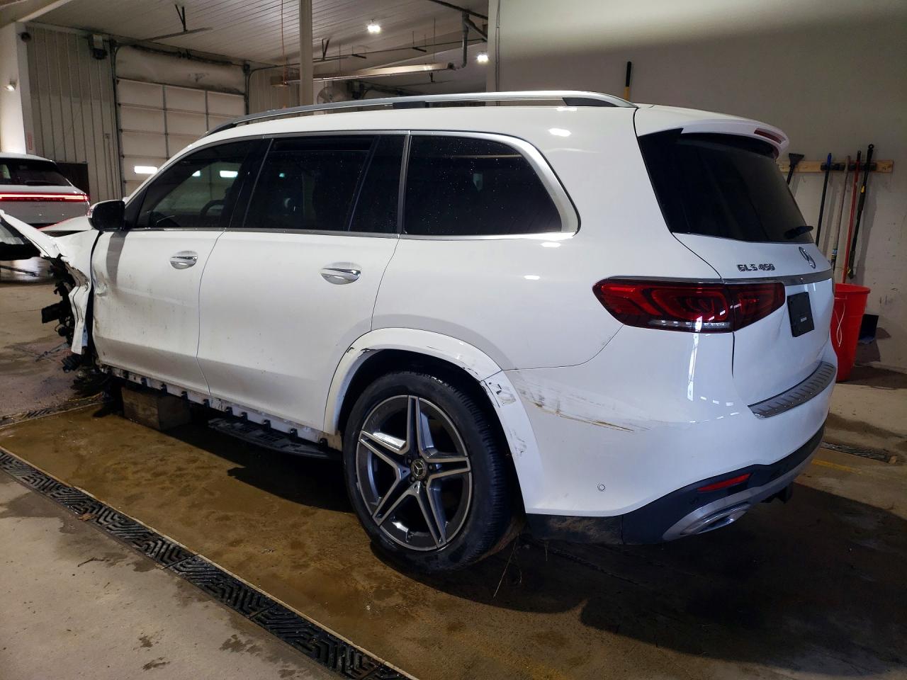 MERCEDES-BENZ GLS 2023 — 3