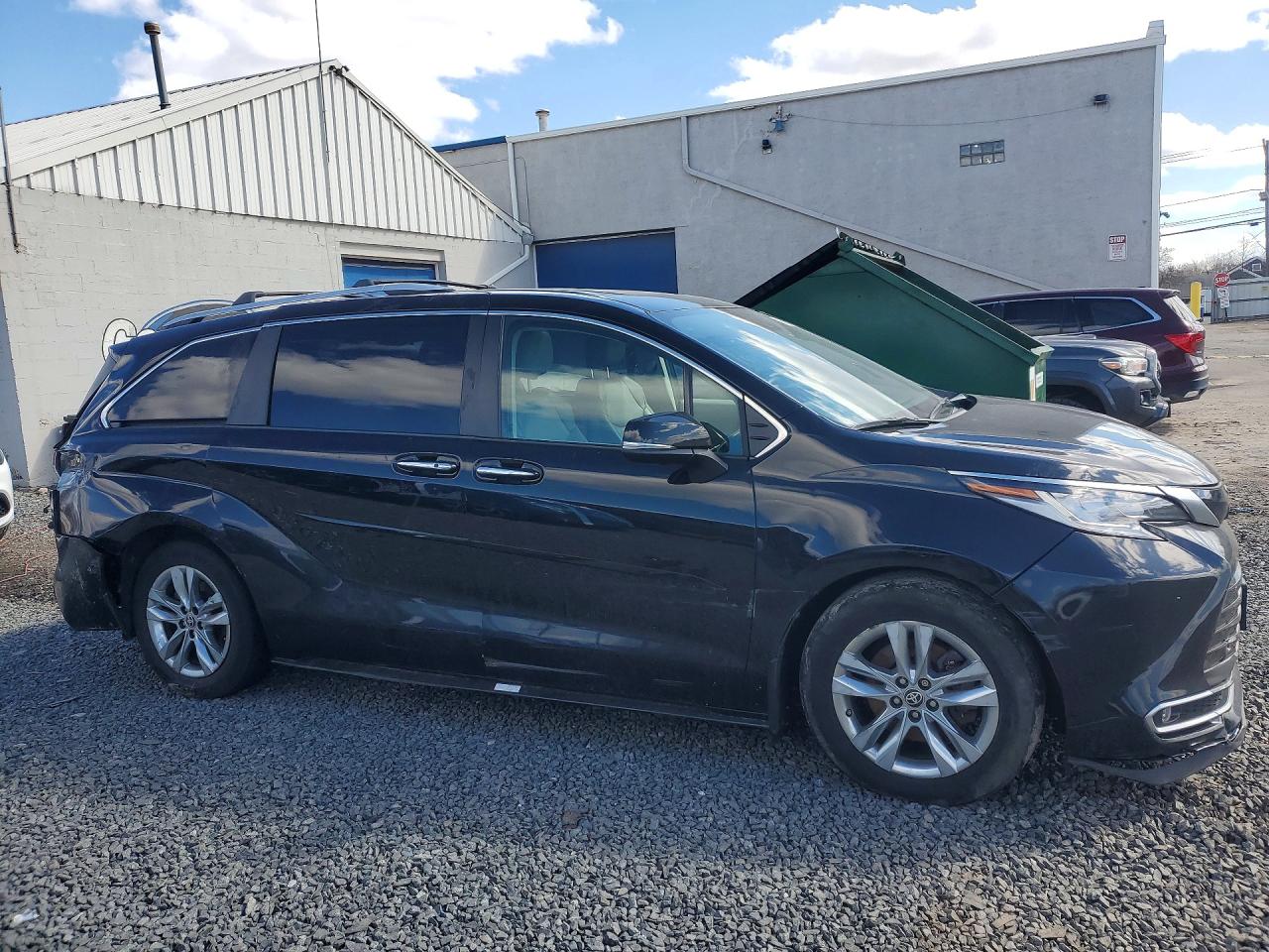 TOYOTA SIENNA 2022 — 5