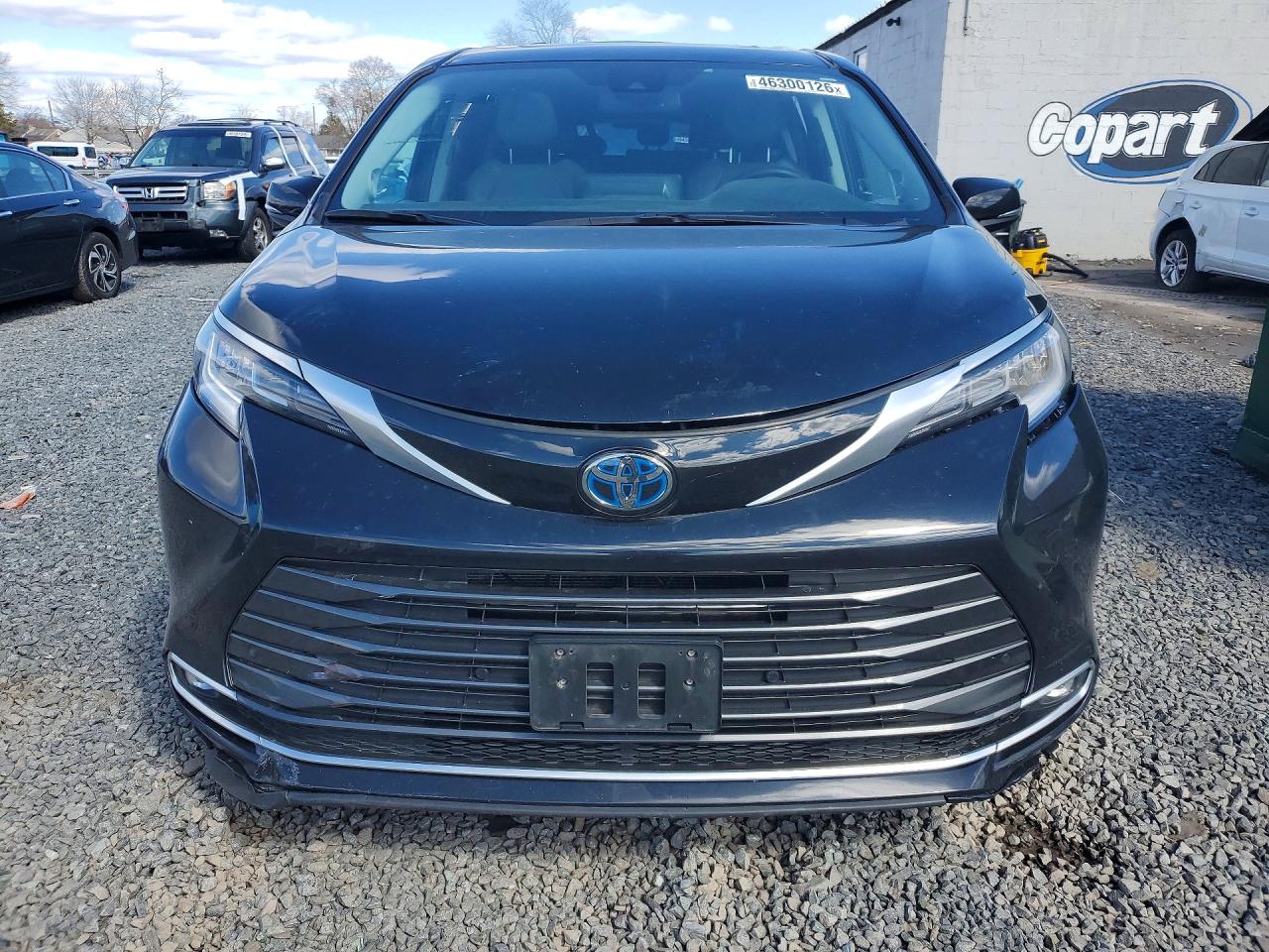 TOYOTA SIENNA 2022 — 6