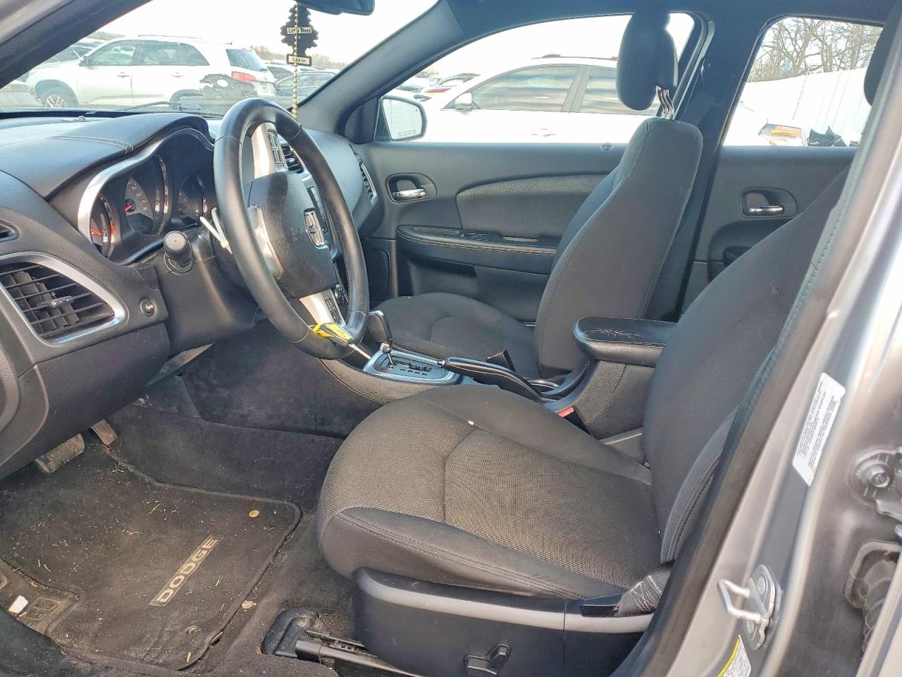 DODGE AVENGER 2014 — 8