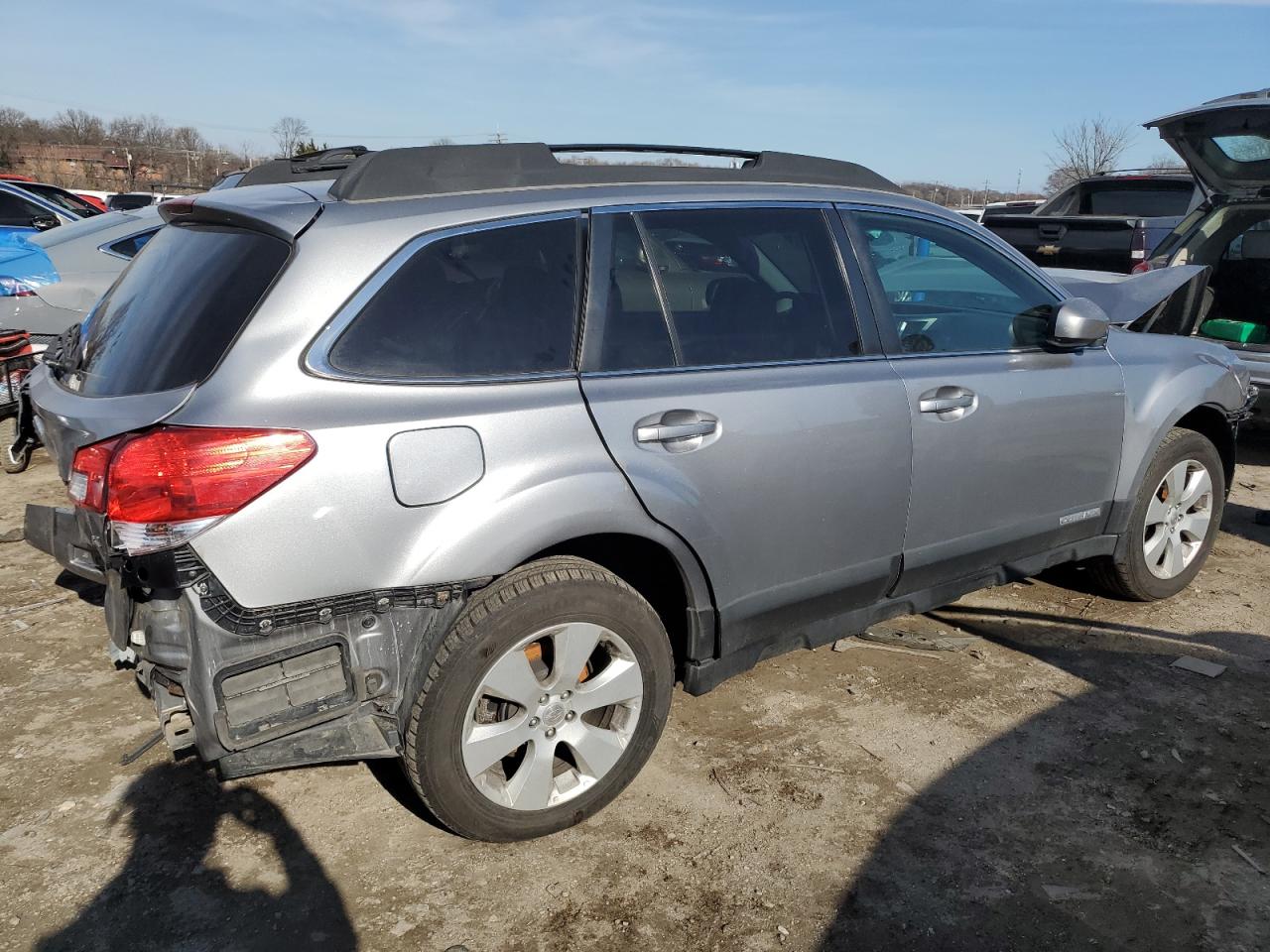SUBARU OUTBACK 2011 — 4