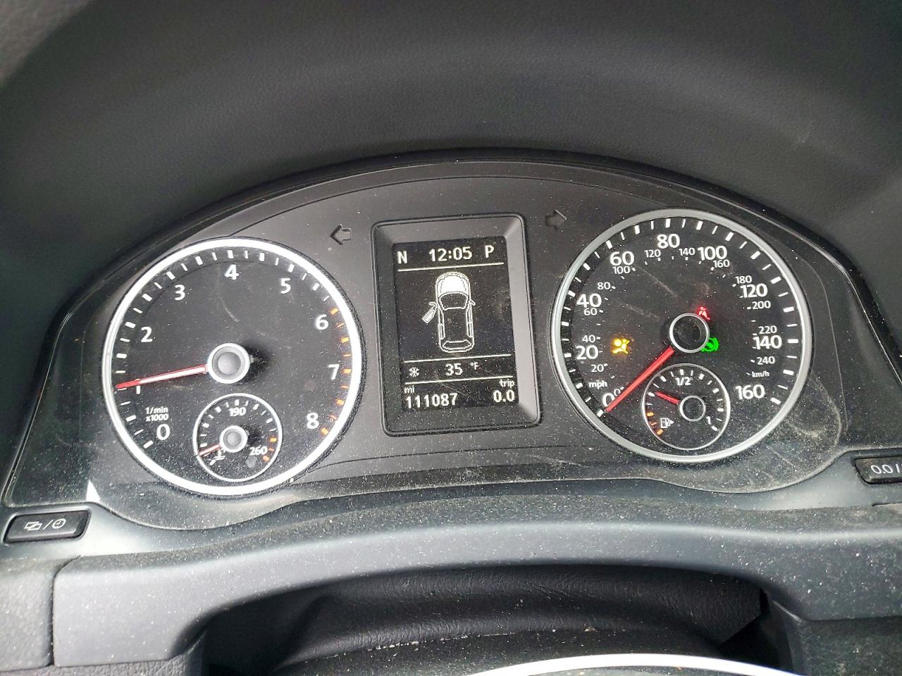 VOLKSWAGEN TIGUAN 2014 — 10