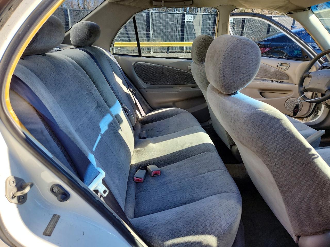 TOYOTA COROLLA 2000 — 11