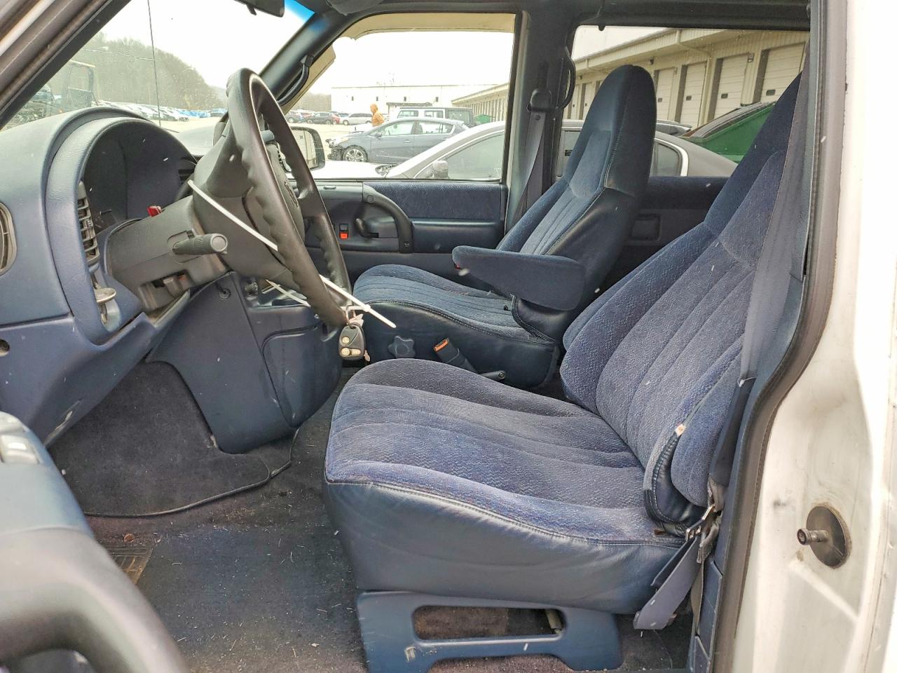 CHEVROLET ASTRO 1999 — 8