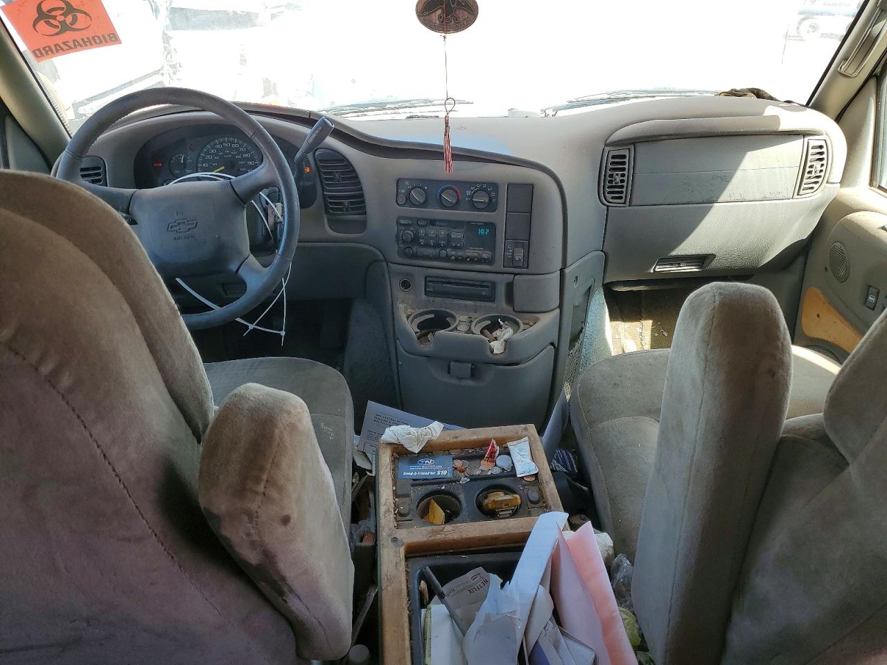 CHEVROLET ASTRO 2000 — 9