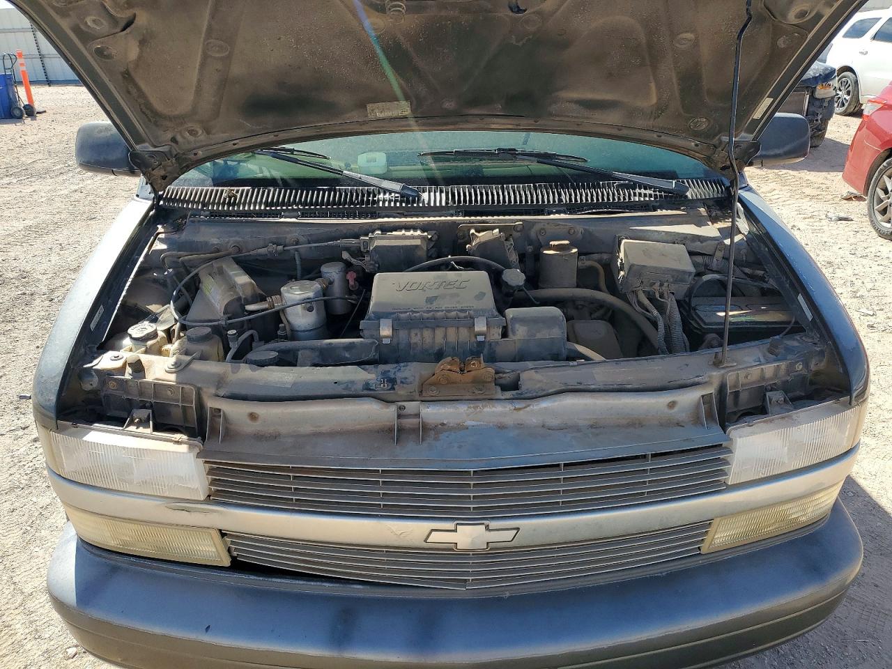 CHEVROLET ASTRO 2000 — 13