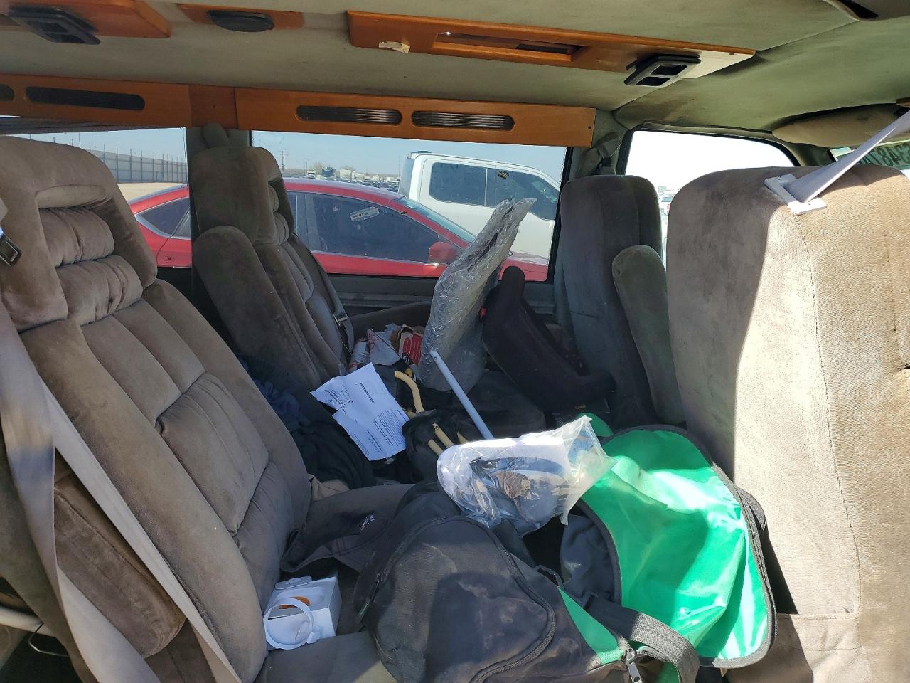 CHEVROLET ASTRO 2000 — 12