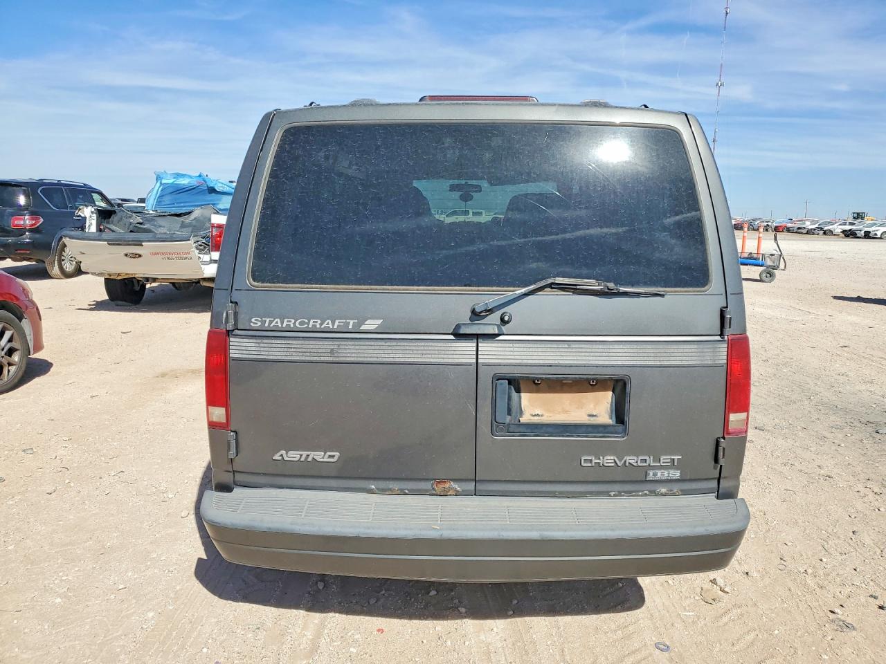 CHEVROLET ASTRO 2000 — 7