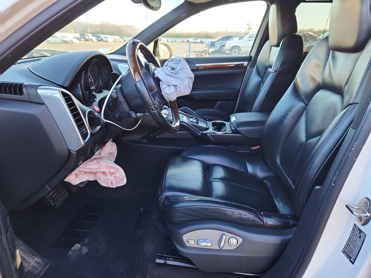 PORSCHE CAYENNE 2012 — 8