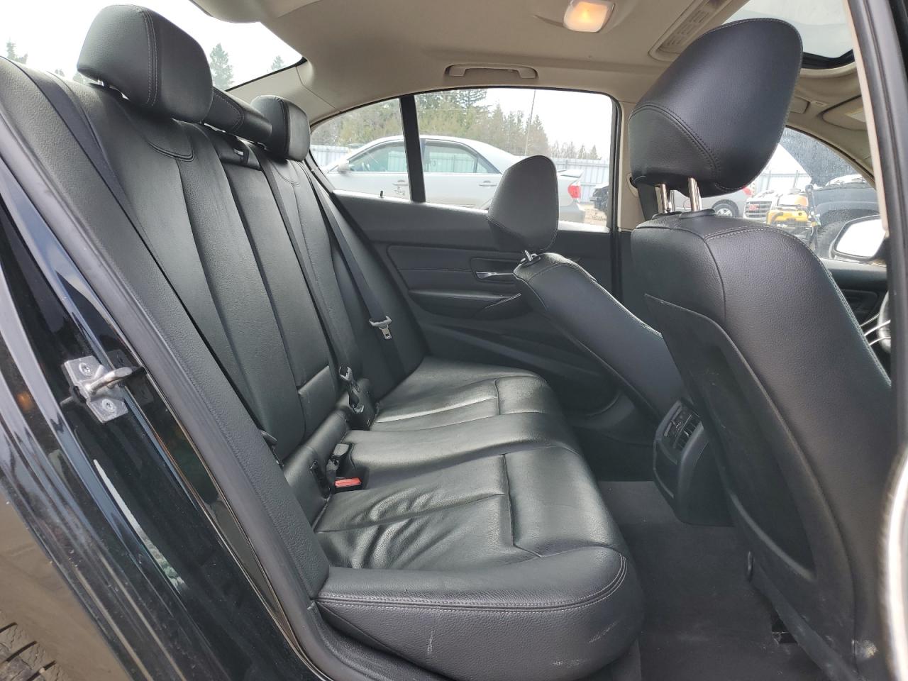 BMW 320 2013 — 11
