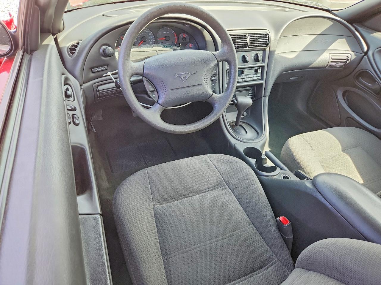 FORD MUSTANG 2000 — 9