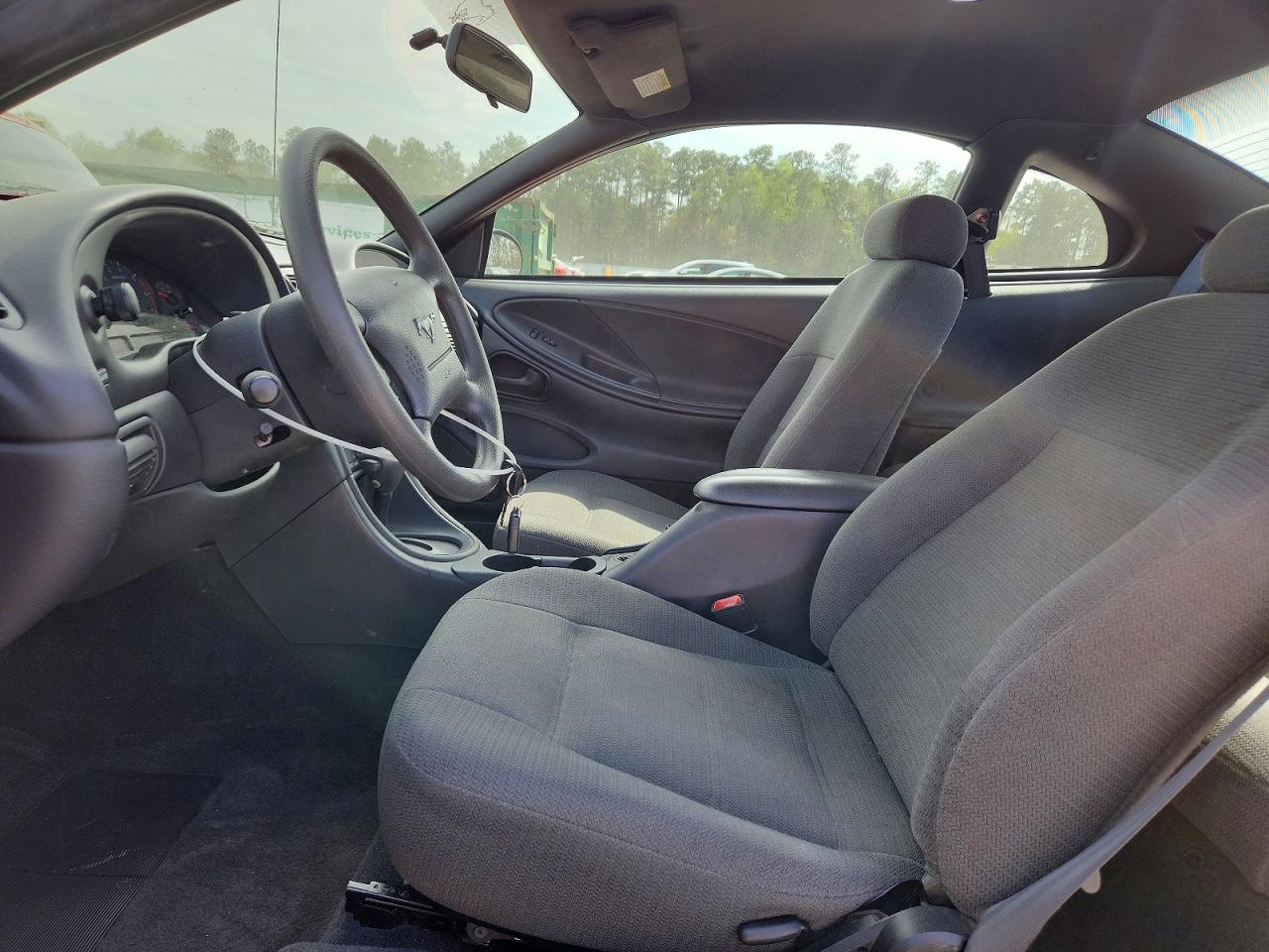 FORD MUSTANG 2000 — 8