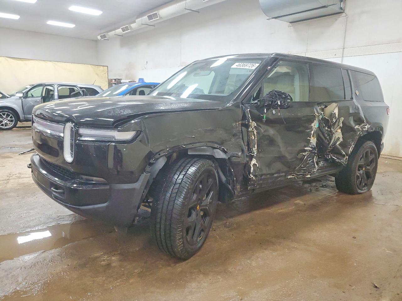 RIVIAN R1S 2025 — 2