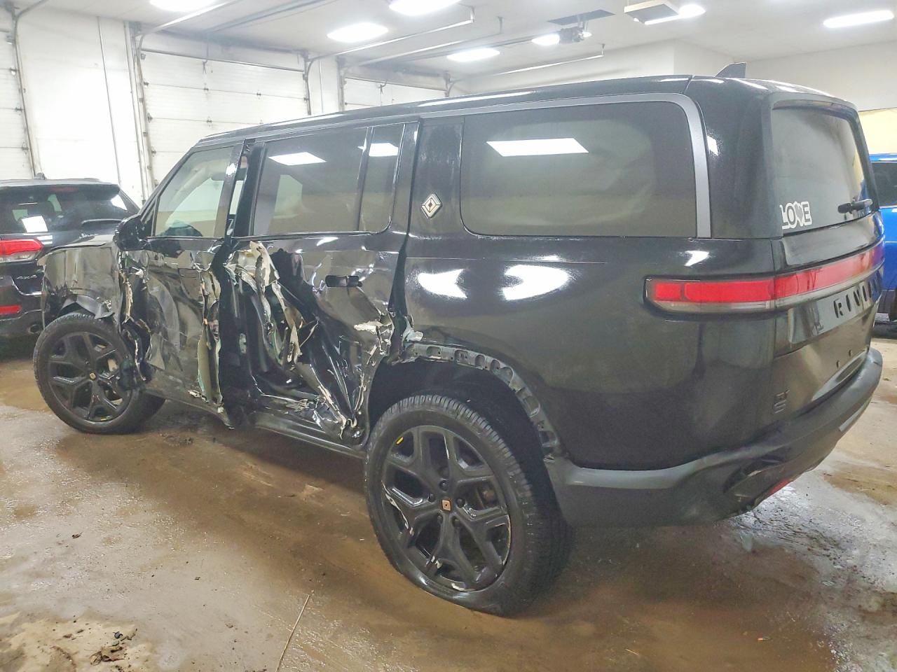 RIVIAN R1S 2025 — 3