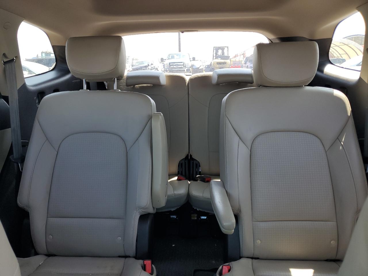 HYUNDAI SANTA FE 2013 — 11