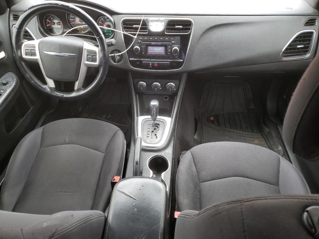 CHRYSLER 200 TOURIN 2013 — 9