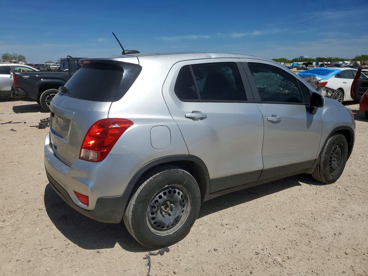 CHEV TRAX 2018 — 4