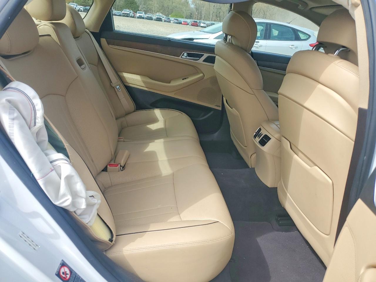 GENESIS G80 2017 — 11