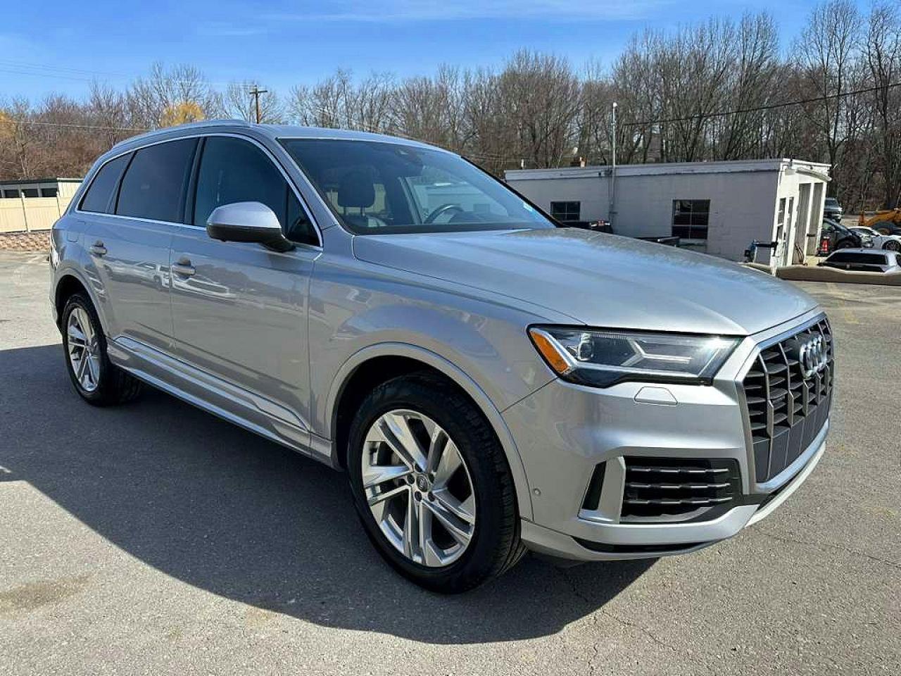 AUDI Q7 2021 — 5