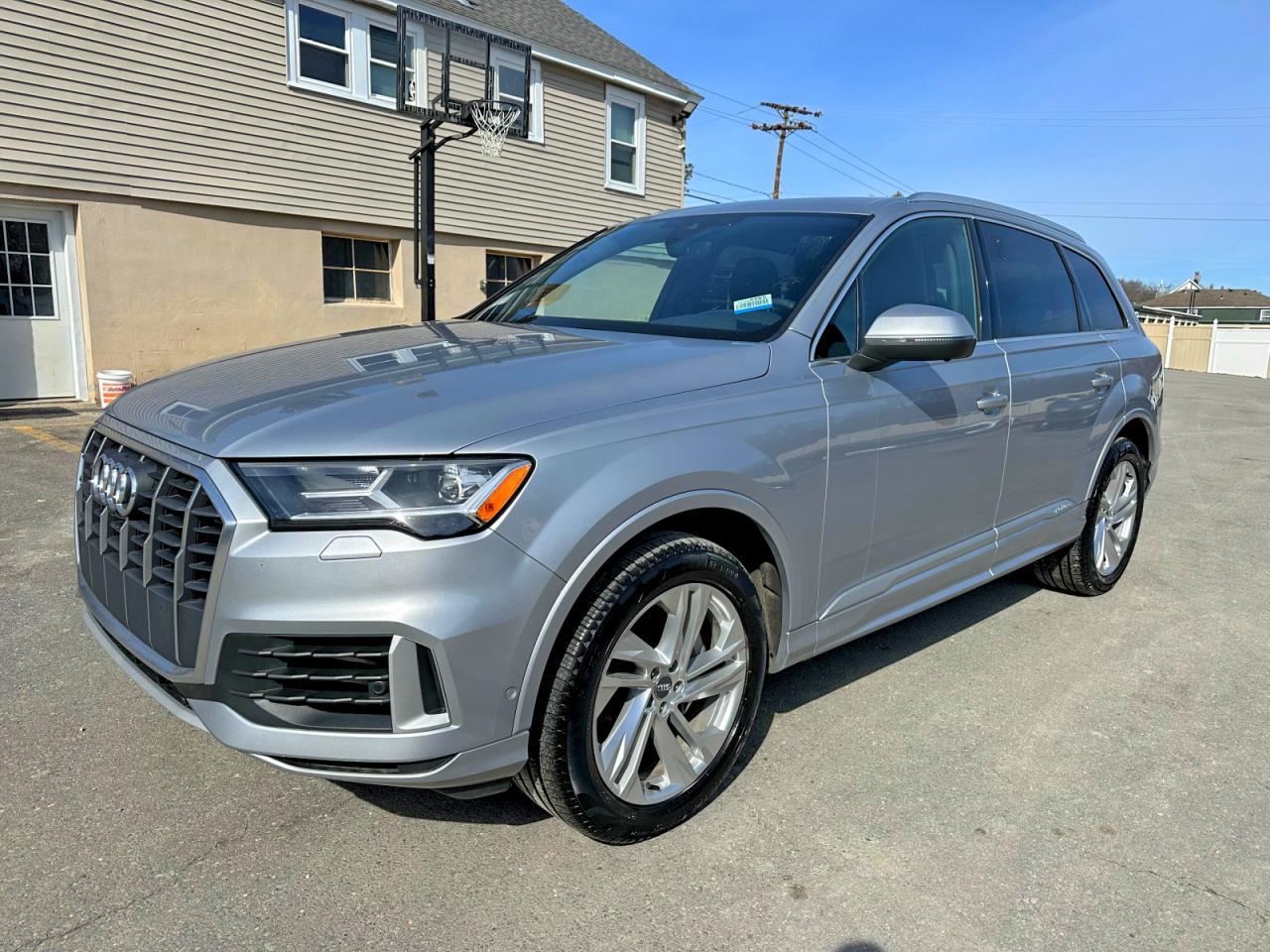 AUDI Q7 2021 — 2