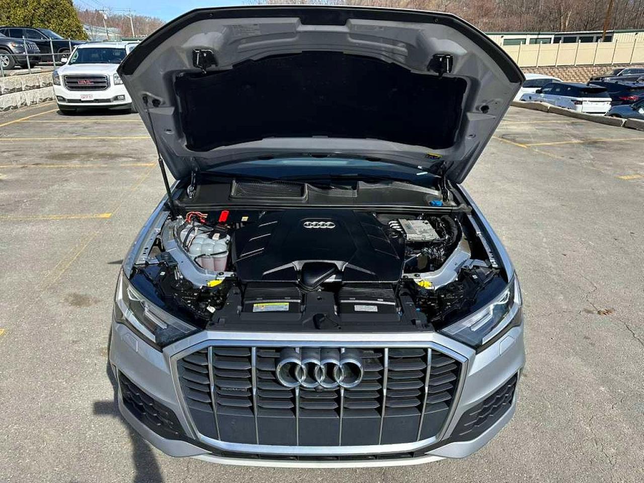 AUDI Q7 2021 — 9