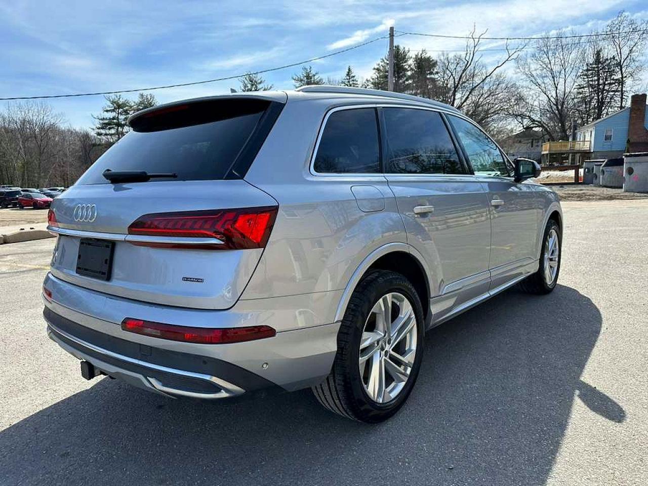 AUDI Q7 2021 — 4
