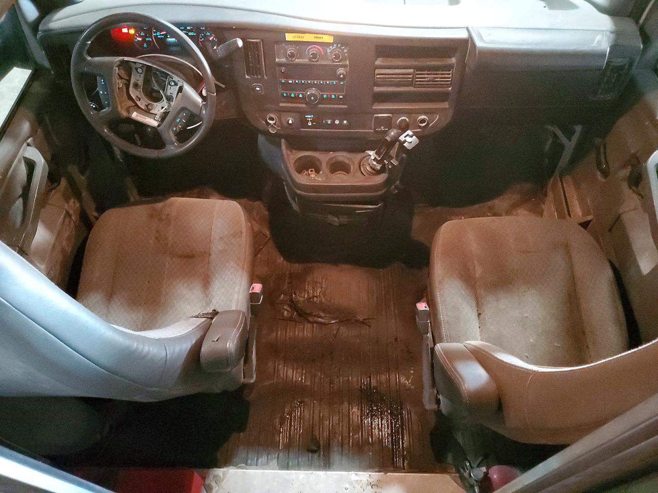 GMC SAVANA 2020 — 9