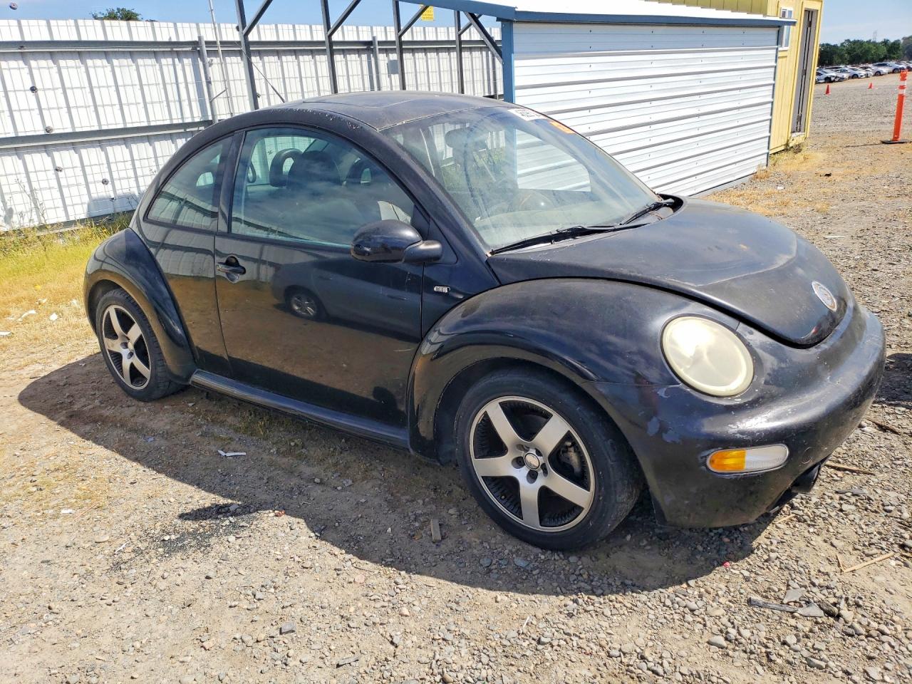 2002 VOLKSWAGEN NEW BEETLE GLS SPORT