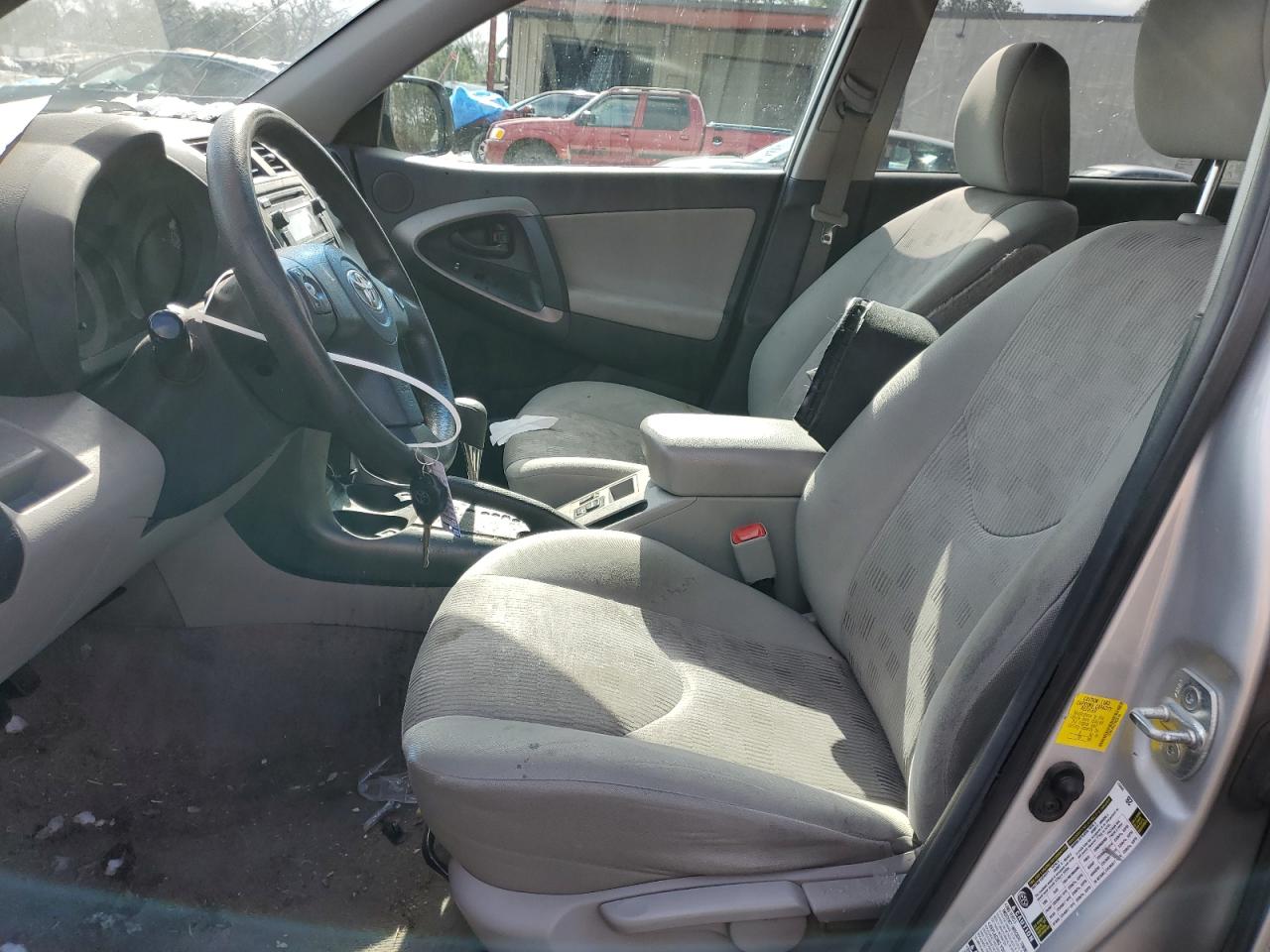 TOYOTA RAV 4 2012 — 8