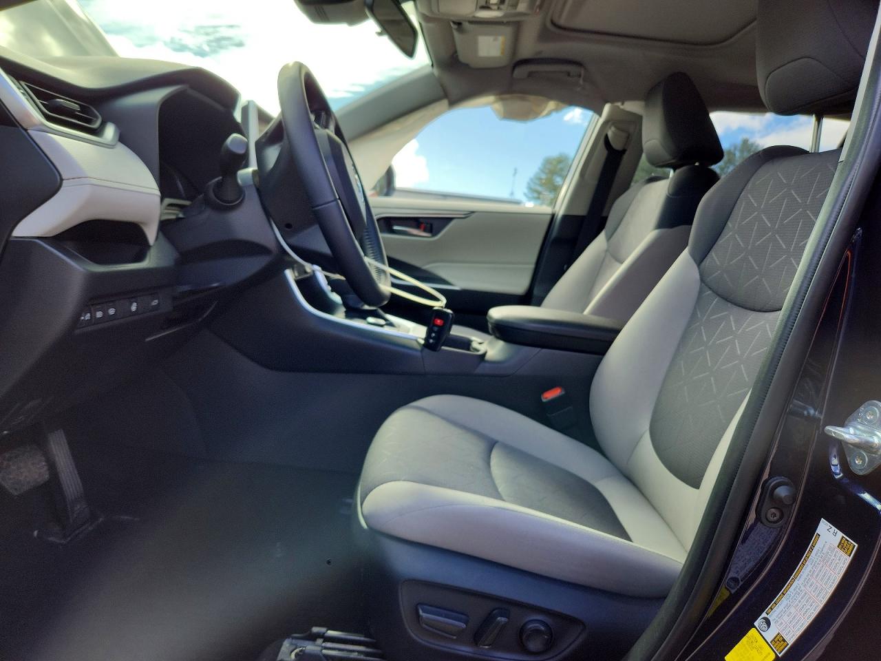 TOYOTA RAV4 HYBRID 2025 — 8