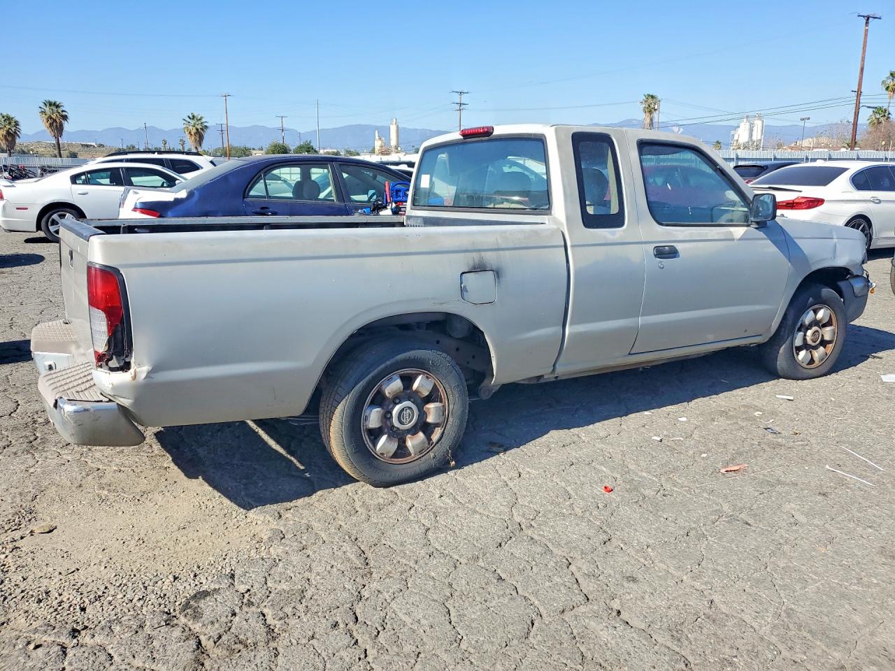 NISSAN FRONTIER 1998 — 4