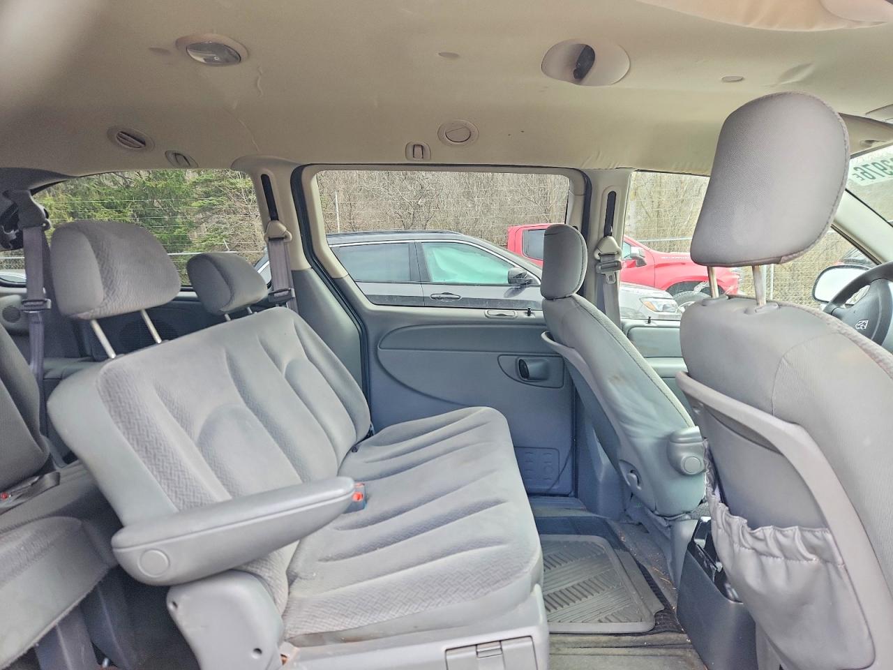 DODG GRAND CARAVAN 2005 — 12
