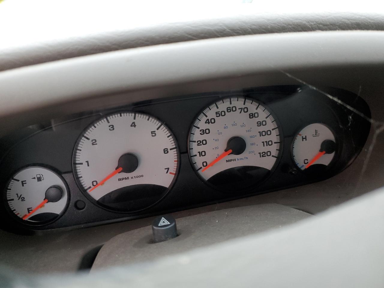 DODGE STRATUS 2002 — 10
