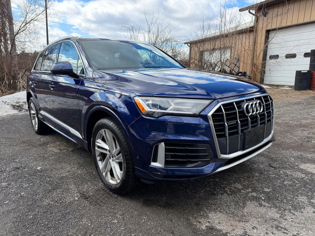 AUDI Q7 2021 — 3