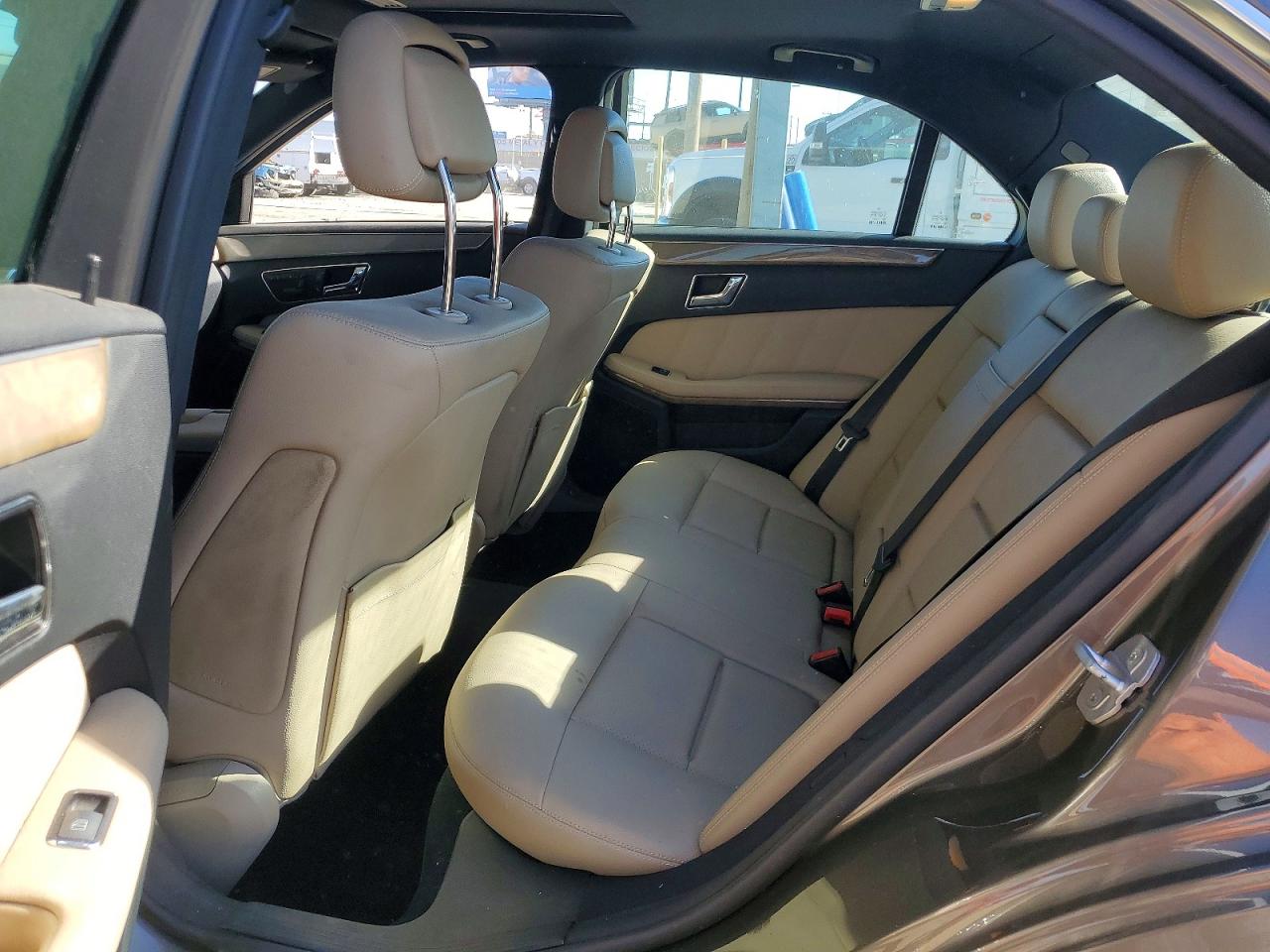 MERCEDES-BENZ E 2010 — 11