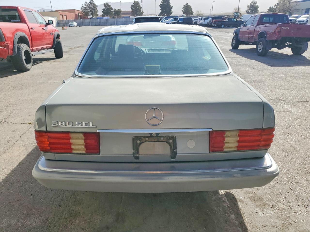 MERCEDES BENZ 380 1983 — 7