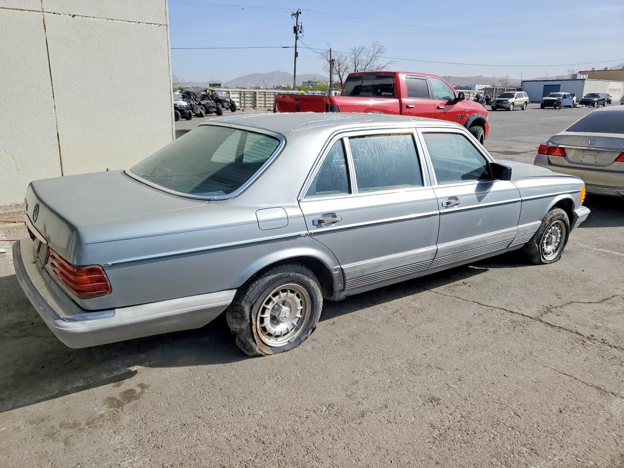 MERCEDES BENZ 380 1983 — 4