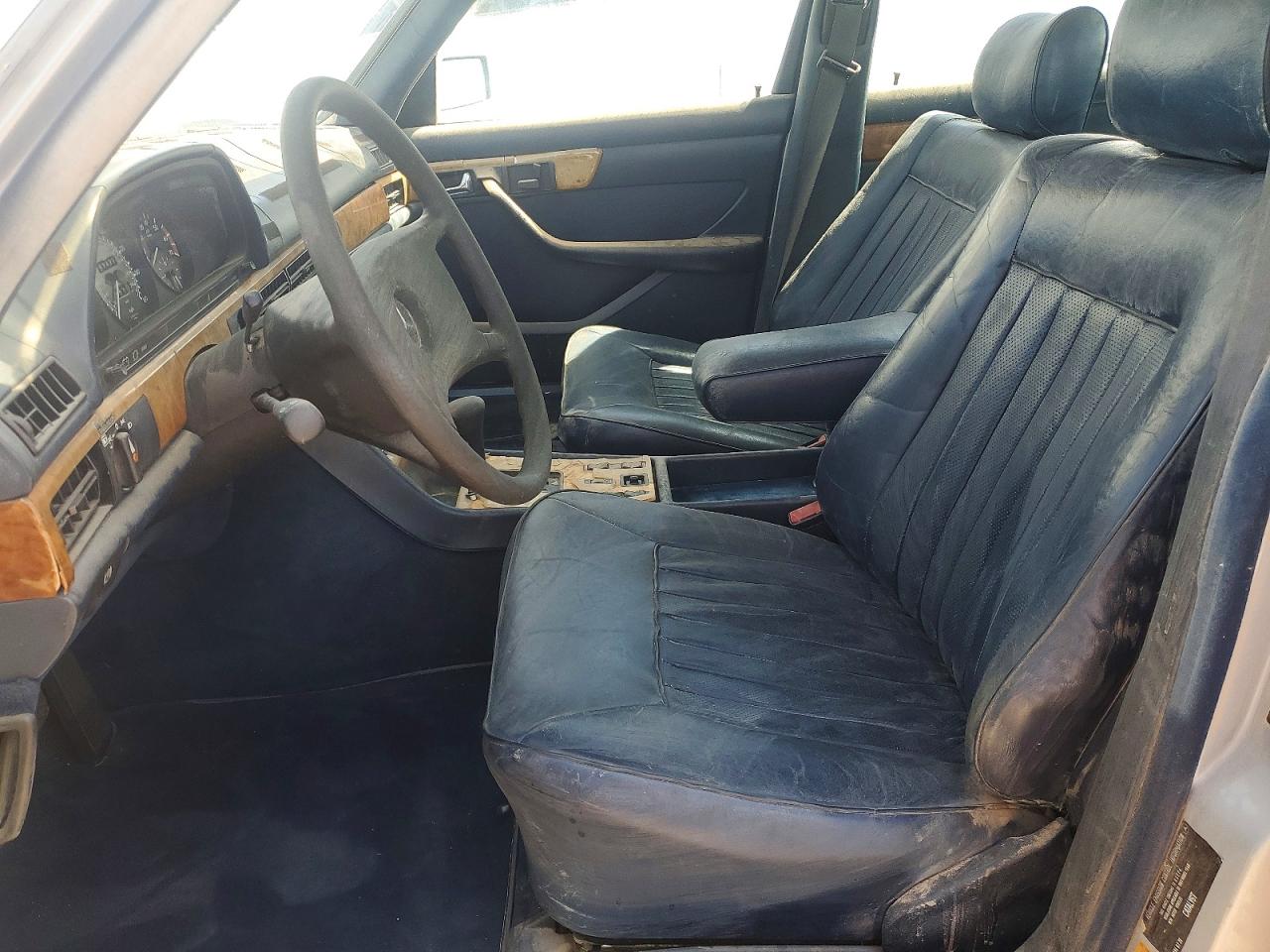 MERCEDES BENZ 380 1983 — 8