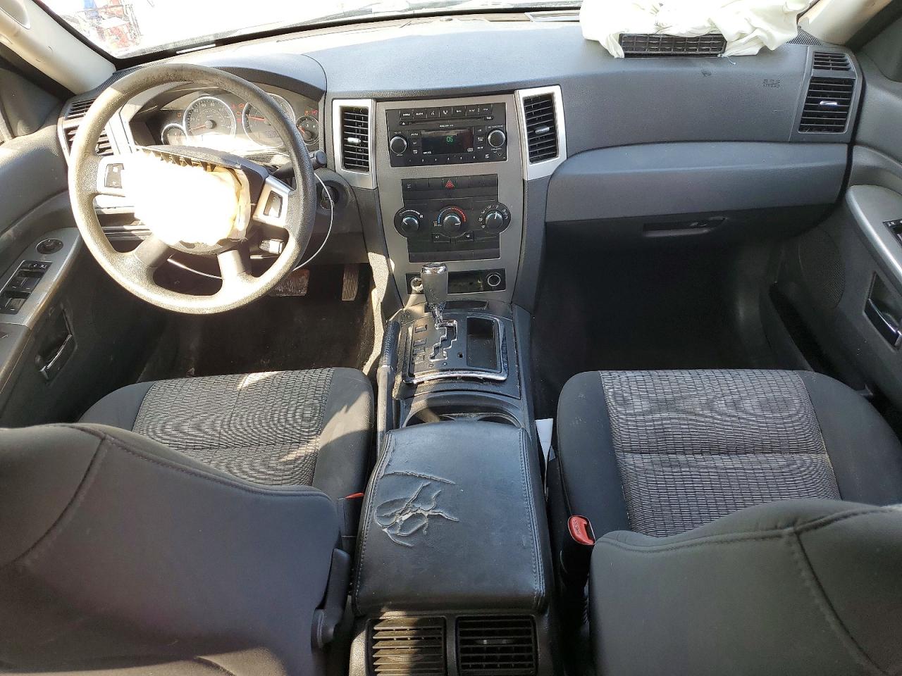 JEEP GRAND CHEROKEE 2010 — 9