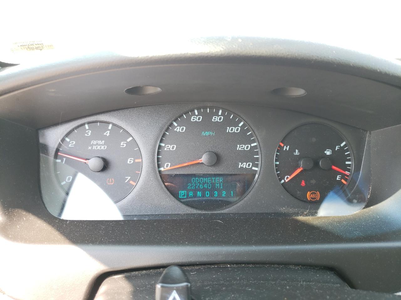 CHEVROLET IMPALA 2010 — 10