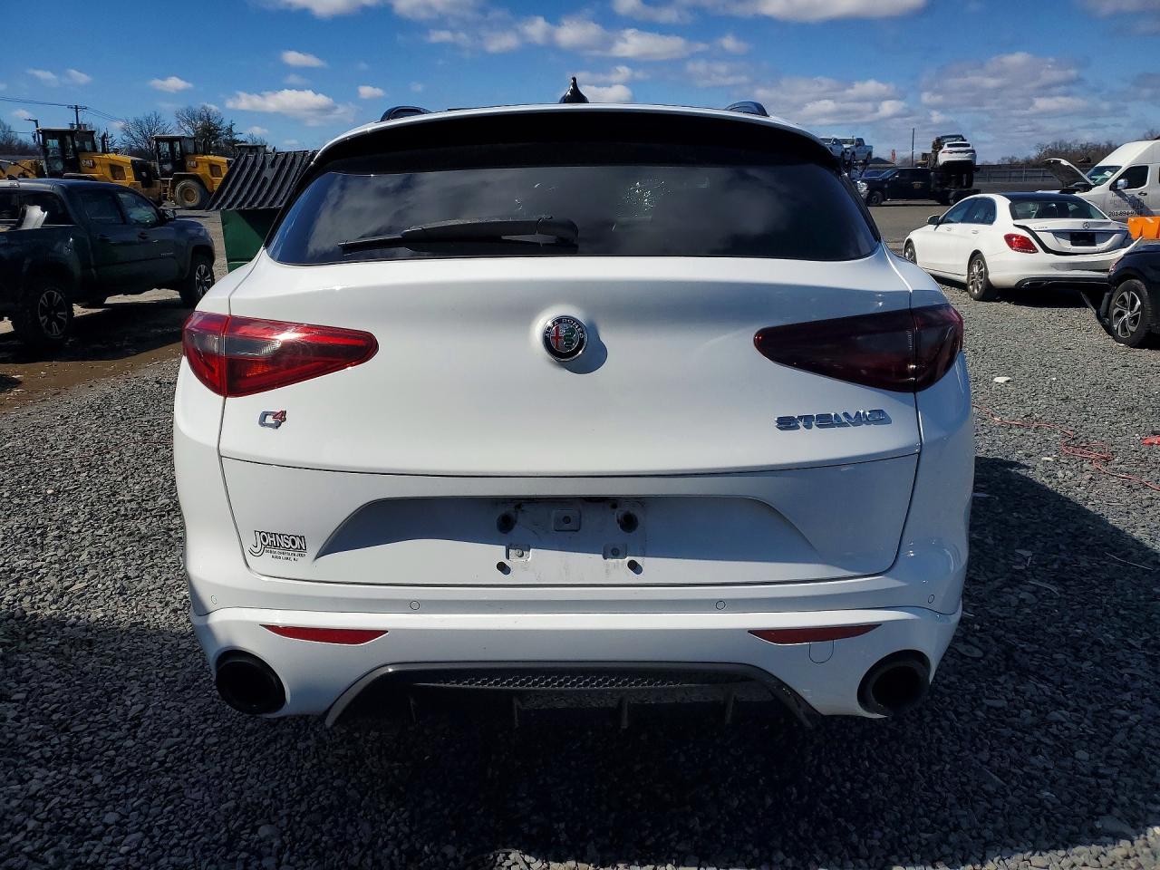 ALFA ROMEO STELVIO 2021 — 7