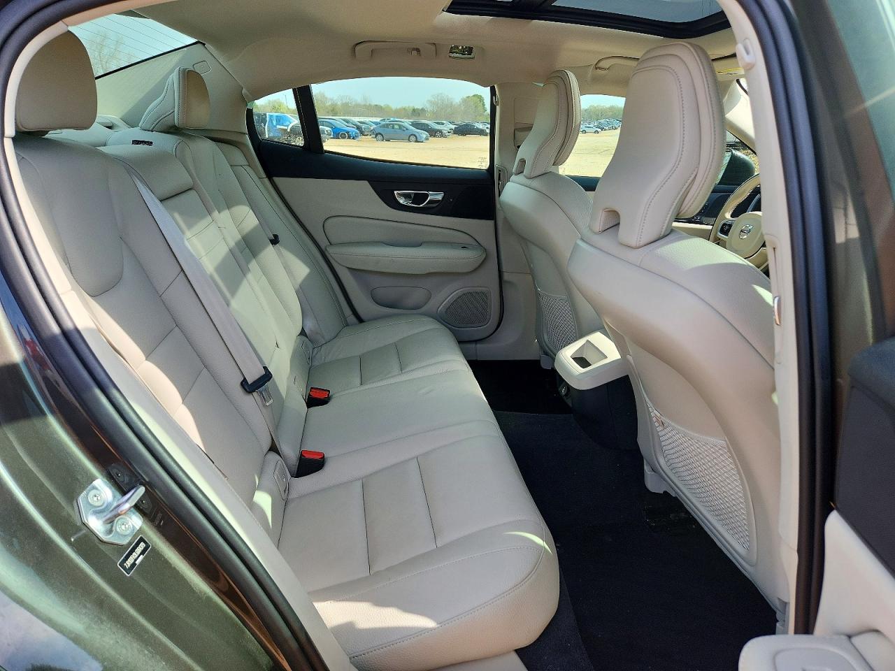 VOLVO S60 2020 — 11