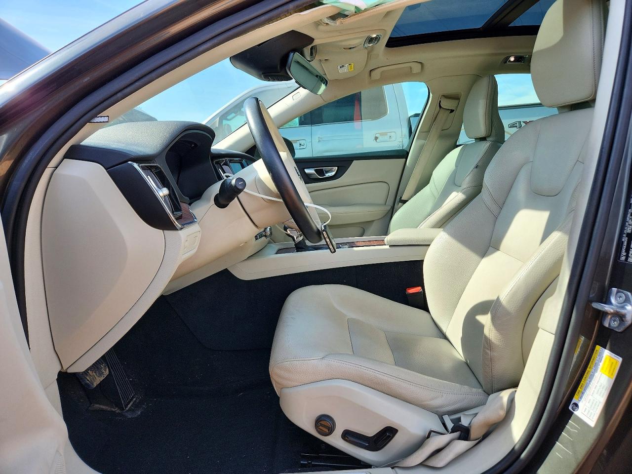 VOLVO S60 2020 — 8