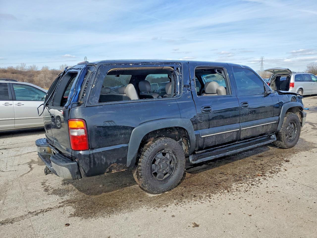 CHEVROLET SUBURBAN 2001 — 4